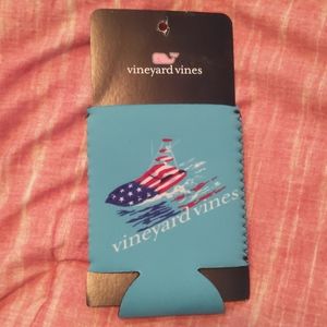 NWT Vineyard Vines Koozie